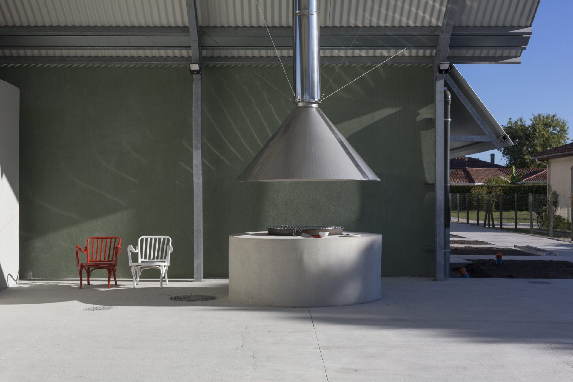 The foyer : a place to barbecue. ©A.Espinasseau